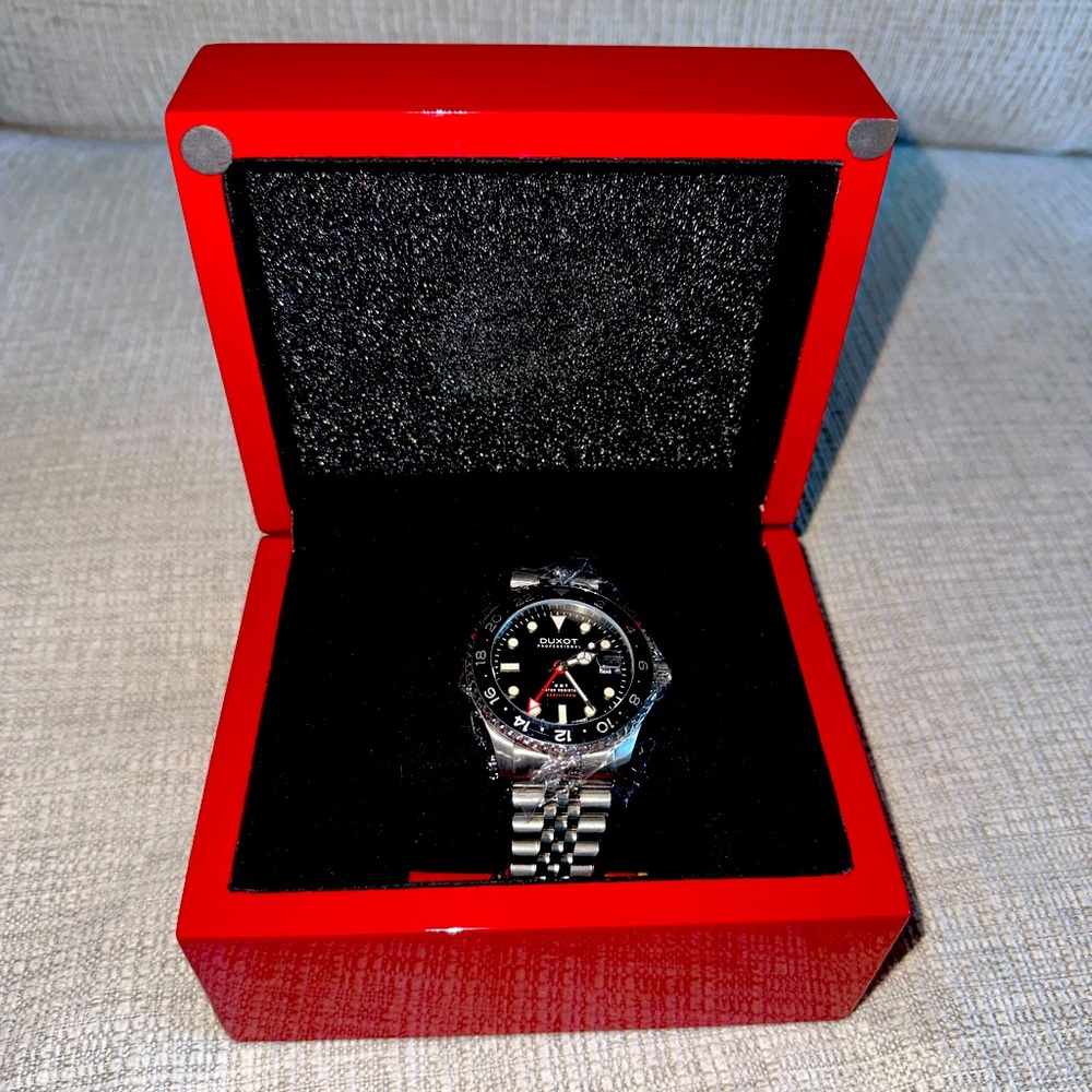 Duxot watch. Divers watch.